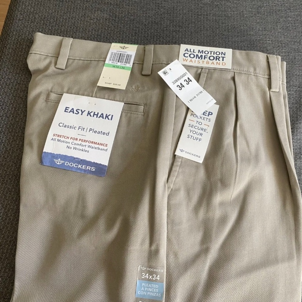 NWT - Dockers Khaki Classic Fit 34 x 34 Men’s Pants Trousers